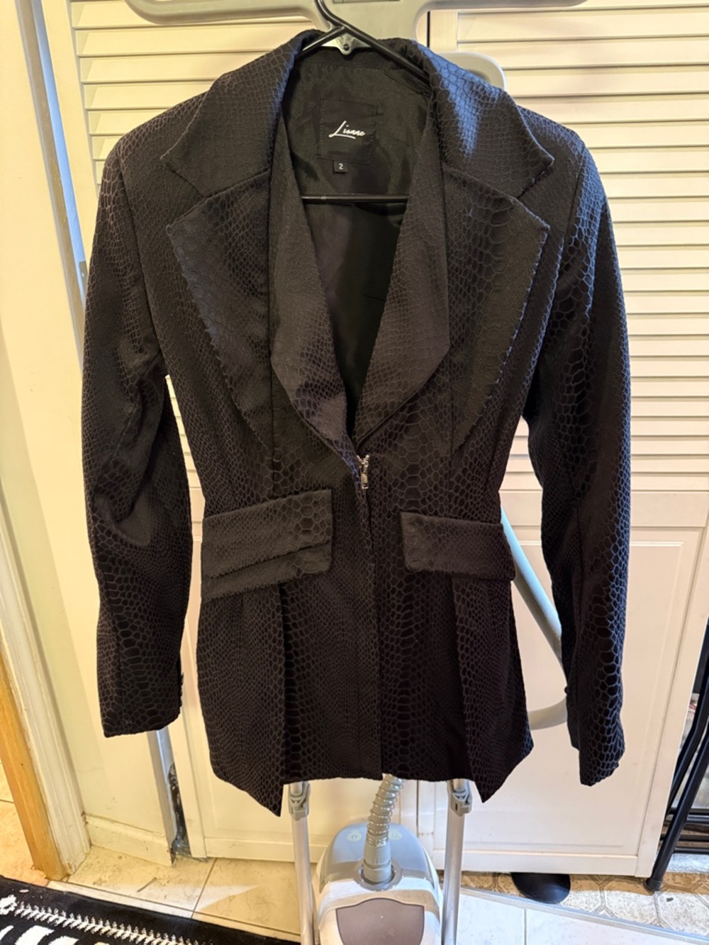 Black Textured Zip-Front Blazer